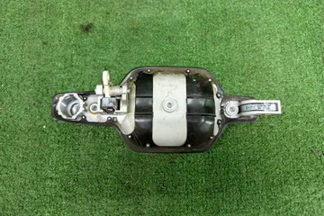 РУЧКА ДВЕРИ НА MITSUBISHI PAJERO V97W
