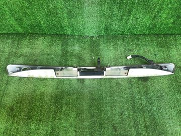 РУЧКА ЗАДНЕЙ ДВЕРИ НА TOYOTA HARRIER MCU10W