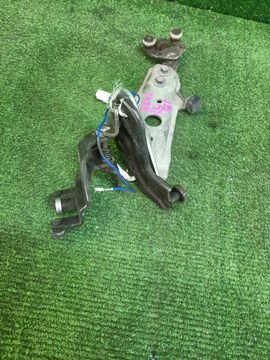 РОЛИК ДВЕРИ НА TOYOTA NOAH KR42V