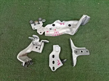 РОЛИК ДВЕРИ НА TOYOTA NOAH ZRR80G
