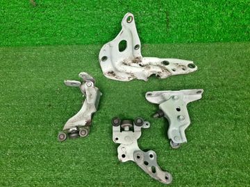 РОЛИК ДВЕРИ НА TOYOTA VOXY ZRR80G