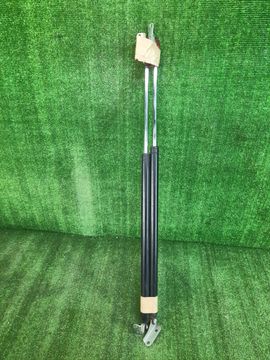 АМОРТИЗАТОР ДВЕРИ БАГАЖНИКА НА TOYOTA HIACE KZH126G