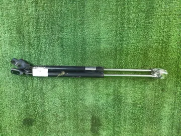 АМОРТИЗАТОР ДВЕРИ БАГАЖНИКА НА SUBARU FORESTER SJG