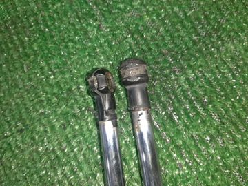 АМОРТИЗАТОР ДВЕРИ НА MAZDA TRIBUTE EP3W