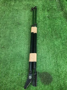 АМОРТИЗАТОР ДВЕРИ НА TOYOTA COROLLA AE100