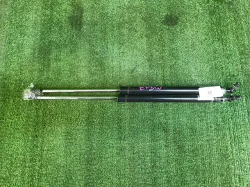 АМОРТИЗАТОР ДВЕРИ БАГАЖНИКА НА MAZDA TRIBUTE EP3W