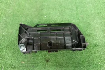 КРЕПЛЕНИЕ БАМПЕРА НА TOYOTA VOXY ZRR80W