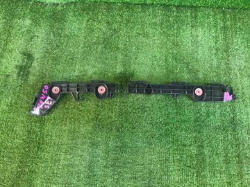 КРЕПЛЕНИЕ БАМПЕРА НА TOYOTA PRIUS ZVW50