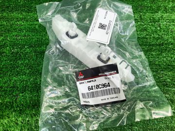 КРЕПЛЕНИЕ БАМПЕРА НА MITSUBISHI MIRAGE A03A