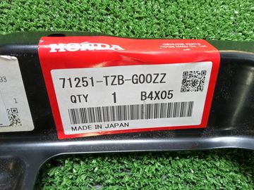 КРЕПЛЕНИЕ БАМПЕРА 71251-TZB-G00ZZ 421Y0000122 НА HONDA FIT GR5 L13B