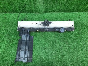 ПЛАНКА РАМКИ РАДИАТОРА НА TOYOTA PROBOX NCP50V