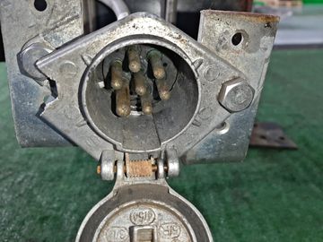 ФАРКОП НА NISSAN ELGRAND E51