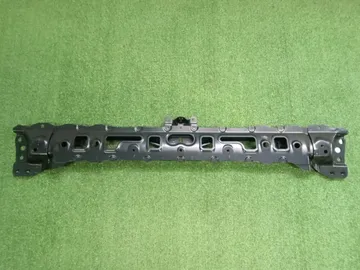 ПЛАНКА РАМКИ РАДИАТОРА НА TOYOTA VOXY MZRA90W