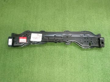 ПЛАНКА РАМКИ РАДИАТОРА НА HONDA FIT GR4