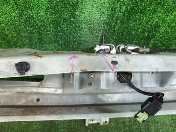 ПЛАНКА РАМКИ РАДИАТОРА НА MITSUBISHI RVR GA3W