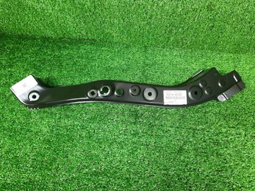 ПЛАНКА РАМКИ РАДИАТОРА НА TOYOTA RAV4 MXAA54