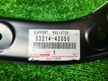 ПЛАНКА РАМКИ РАДИАТОРА НА TOYOTA RAV4 MXAA54
