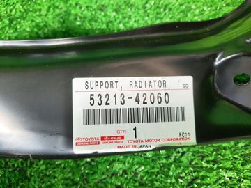 ПЛАНКА РАМКИ РАДИАТОРА НА TOYOTA RAV4 MXAA54