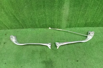 ПЛАНКА РАМКИ РАДИАТОРА НА TOYOTA AQUA NHP10