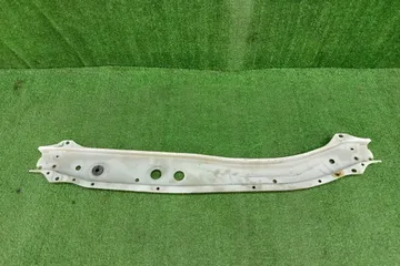 ПЛАНКА РАМКИ РАДИАТОРА НА TOYOTA BB QNC20