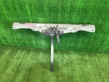 ПЛАНКА РАМКИ РАДИАТОРА НА TOYOTA CAMRY ACV30