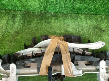 ПЛАНКА РАМКИ РАДИАТОРА НА TOYOTA BELTA SCP92