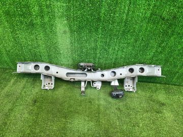 ПЛАНКА РАМКИ РАДИАТОРА НА TOYOTA PRIUS ZVW30