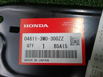ПЛАНКА РАМКИ РАДИАТОРА 04611-3M0-300ZZ 422Y0000066 НА HONDA VEZEL RV6