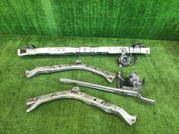 ПЛАНКА РАМКИ РАДИАТОРА НА TOYOTA FIELDER NZE161