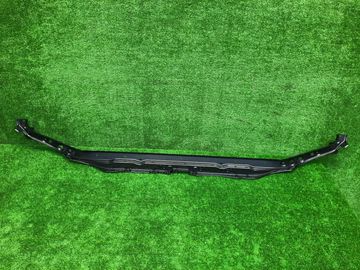 ПЛАНКА РАМКИ РАДИАТОРА НА TOYOTA LAND CRUISER PRADO TRJ150