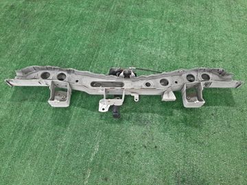 ПЛАНКА РАМКИ РАДИАТОРА НА TOYOTA PRIUS ALPHA ZVW41