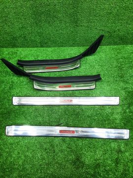 НАКЛАДКА НА ПОРОГ НА TOYOTA COROLLA RUNX ZZE123