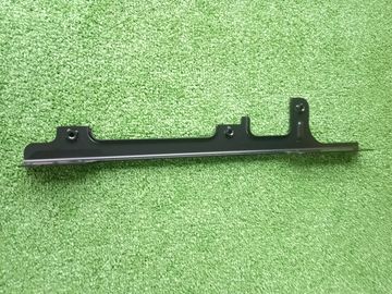 ПЛАНКА РАМКИ РАДИАТОРА НА SUZUKI SWIFT ZC33S