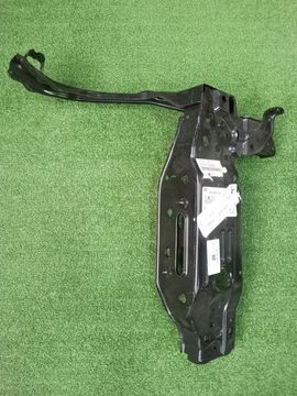 ПЛАНКА РАМКИ РАДИАТОРА НА TOYOTA CROWN AZSH20