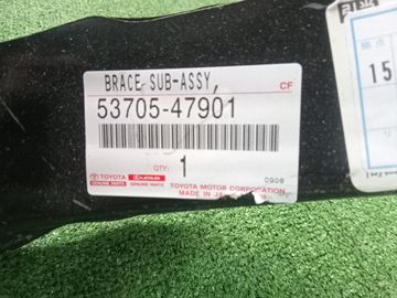 ПЛАНКА РАМКИ РАДИАТОРА НА LEXUS UX250H MZAH10