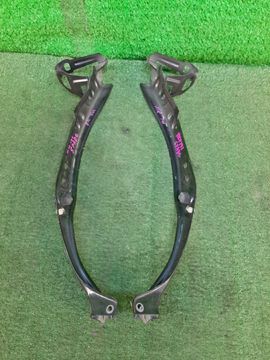 ПЛАНКА РАМКИ РАДИАТОРА НА TOYOTA SPADE NCP141