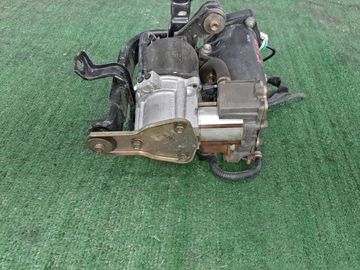 КОМПРЕССОР ПОДВЕСКИ НА TOYOTA CELSIOR UCF31