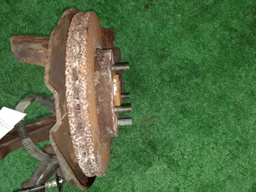 СТУПИЦА НА MITSUBISHI DIAMANTE F41A 6G73