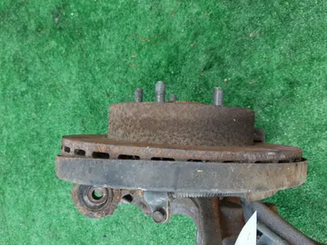 СТУПИЦА НА MITSUBISHI DIAMANTE F41A 6G73