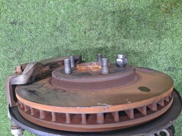 СТУПИЦА НА NISSAN LEAF ZE1 EM57