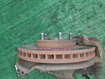 СТУПИЦА НА TOYOTA NOAH AZR60G 1AZ-FSE