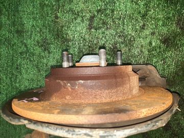 СТУПИЦА НА HONDA STEPWGN RK5 R20A