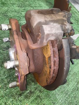 СТУПИЦА НА MITSUBISHI CANTER FE50E 4M51