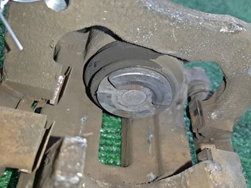 СУППОРТ ТОРМОЗОВ НА VOLKSWAGEN GOLF 1J1