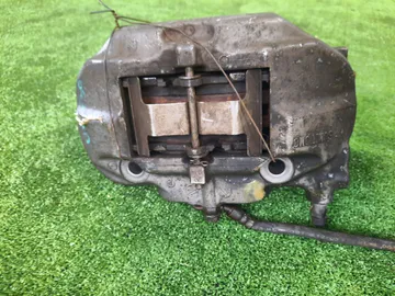 СУППОРТ ТОРМОЗОВ НА TOYOTA CELSIOR UCF30 3UZ-FE