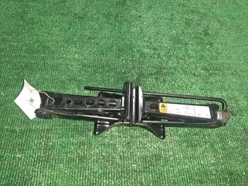 ДОМКРАТ НА FORD FOCUS CB8