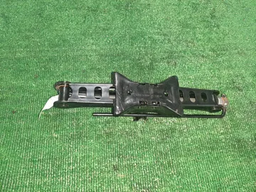 ДОМКРАТ НА FORD FOCUS CB8