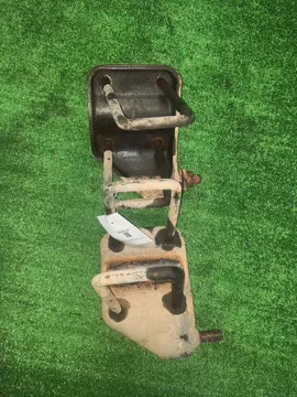 СТРЕМЯНКА РЕССОРЫ НА NISSAN ATLAS F23 TD25