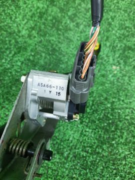 ПЕДАЛЬ ГАЗА НА MITSUBISHI PAJERO IO H77W 4G94