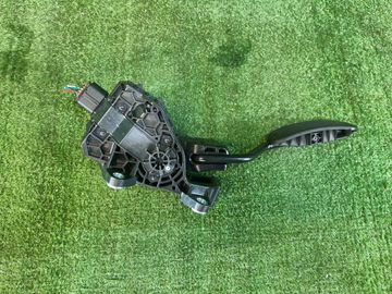 ПЕДАЛЬ ГАЗА НА TOYOTA YARIS MXPH10 M15A-FXE